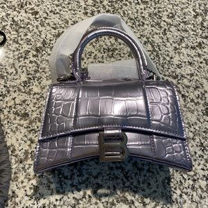 Balenicaga xs hourlgass in color lilac